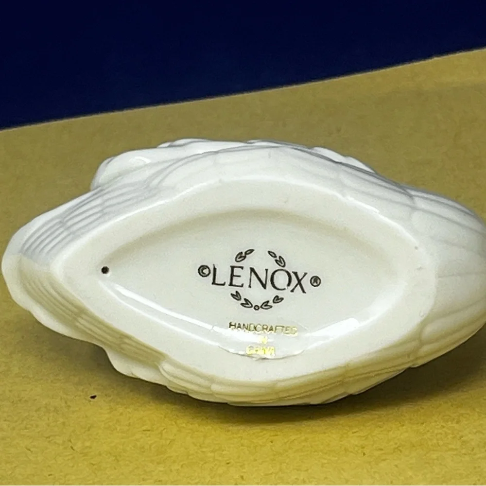 Lenox Porcelain 3” Swan Wedding cake topper/place setting holder 24k gold beak - Picture 10 of 10